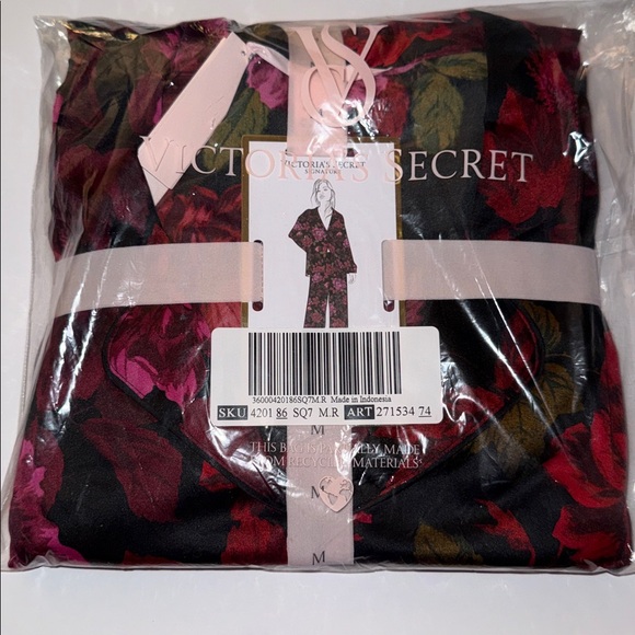 New Victoria's Secret Satin Pajama Set Black With Roses Floral Women’s Size M - Picture 1 of 4